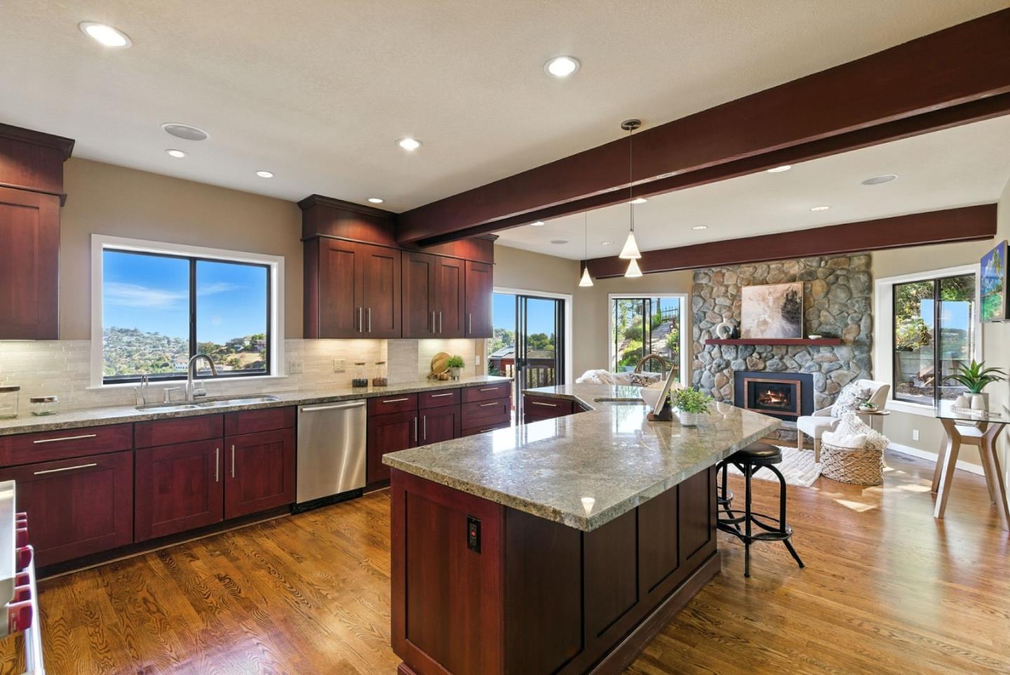 Detail Gallery Image 26 of 66 For 400 Winding Way, San Carlos,  CA 94070 - 4 Beds | 3/1 Baths