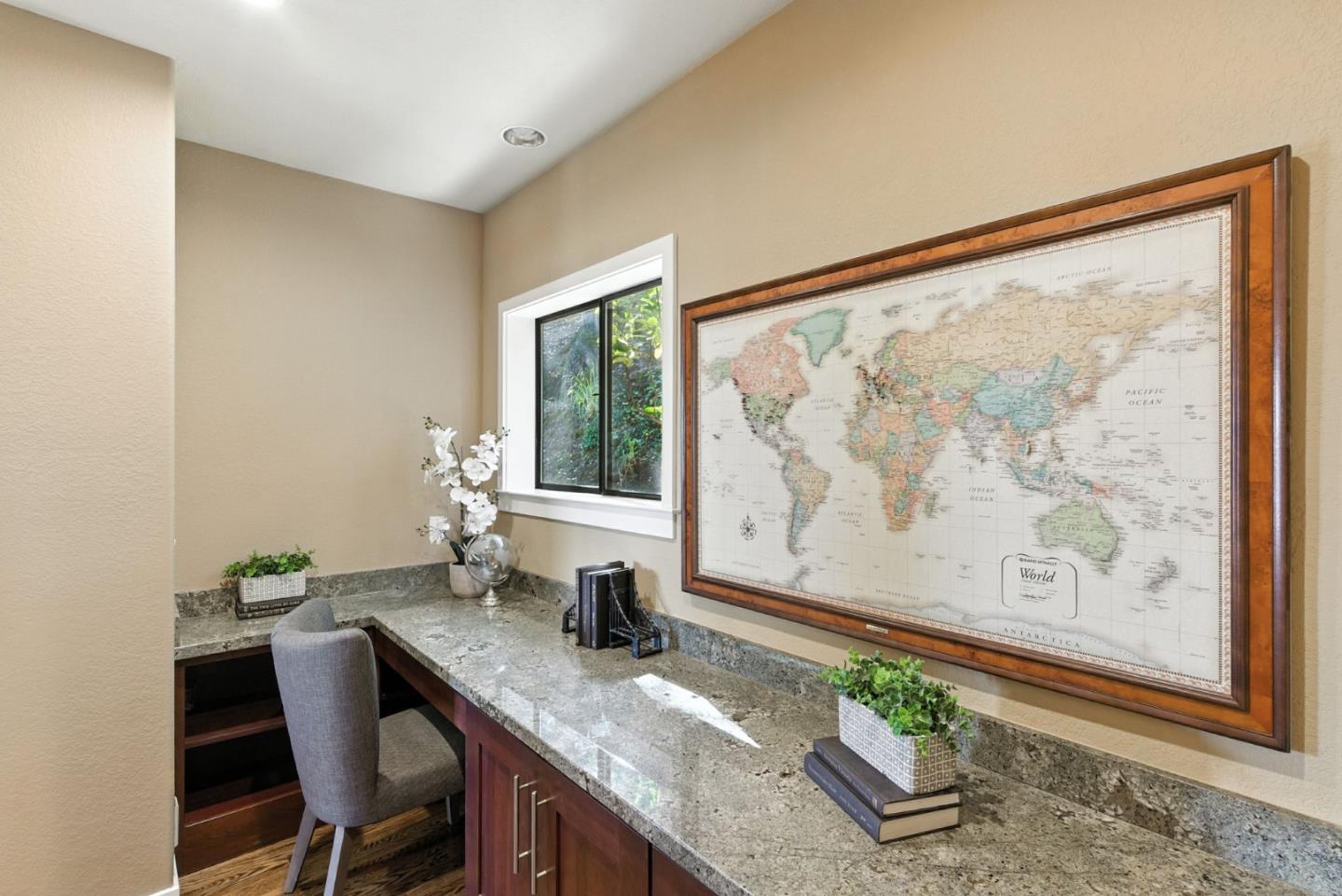Detail Gallery Image 31 of 66 For 400 Winding Way, San Carlos,  CA 94070 - 4 Beds | 3/1 Baths