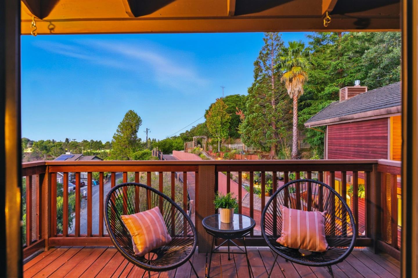 Detail Gallery Image 38 of 66 For 400 Winding Way, San Carlos,  CA 94070 - 4 Beds | 3/1 Baths