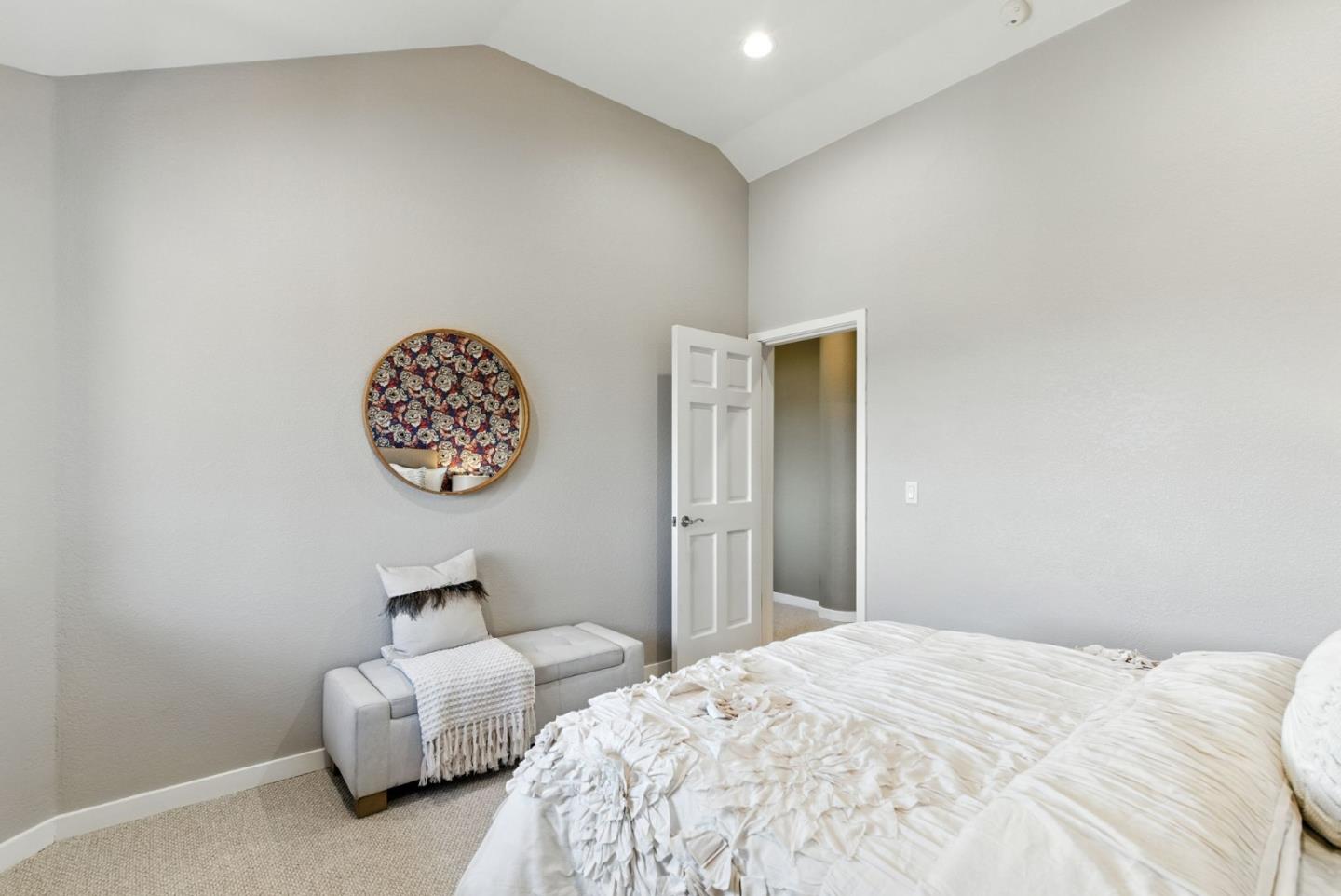 Detail Gallery Image 52 of 66 For 400 Winding Way, San Carlos,  CA 94070 - 4 Beds | 3/1 Baths