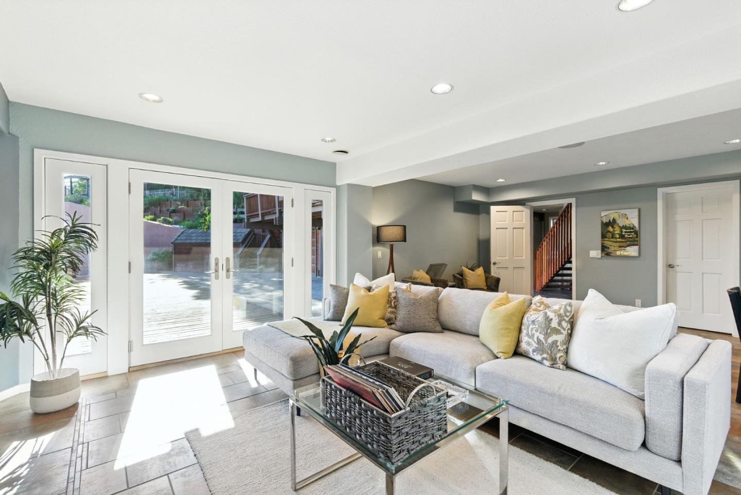 Detail Gallery Image 58 of 66 For 400 Winding Way, San Carlos,  CA 94070 - 4 Beds | 3/1 Baths