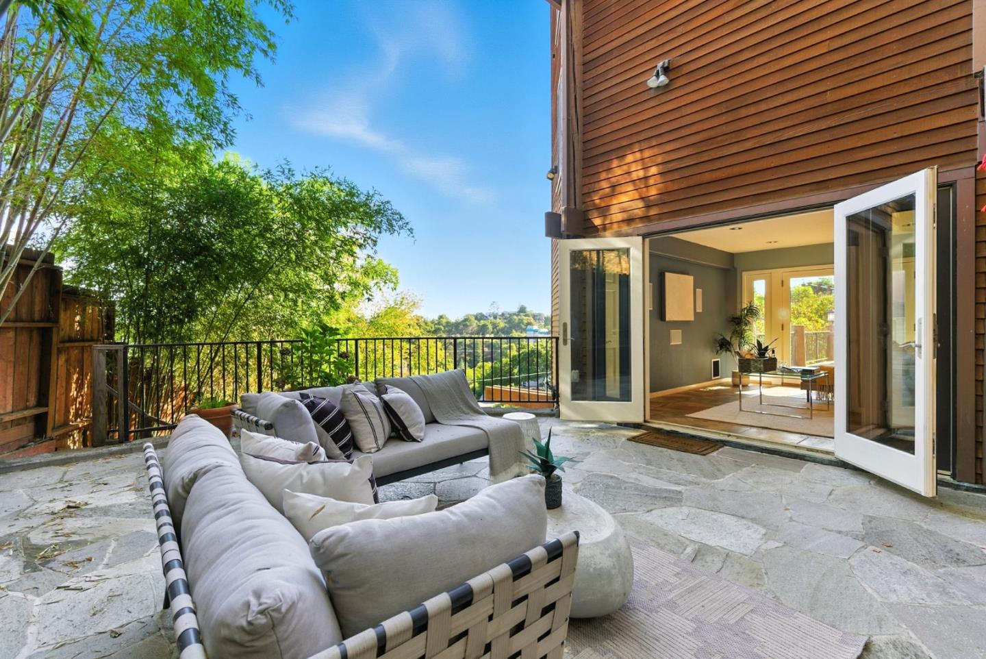 Detail Gallery Image 64 of 66 For 400 Winding Way, San Carlos,  CA 94070 - 4 Beds | 3/1 Baths