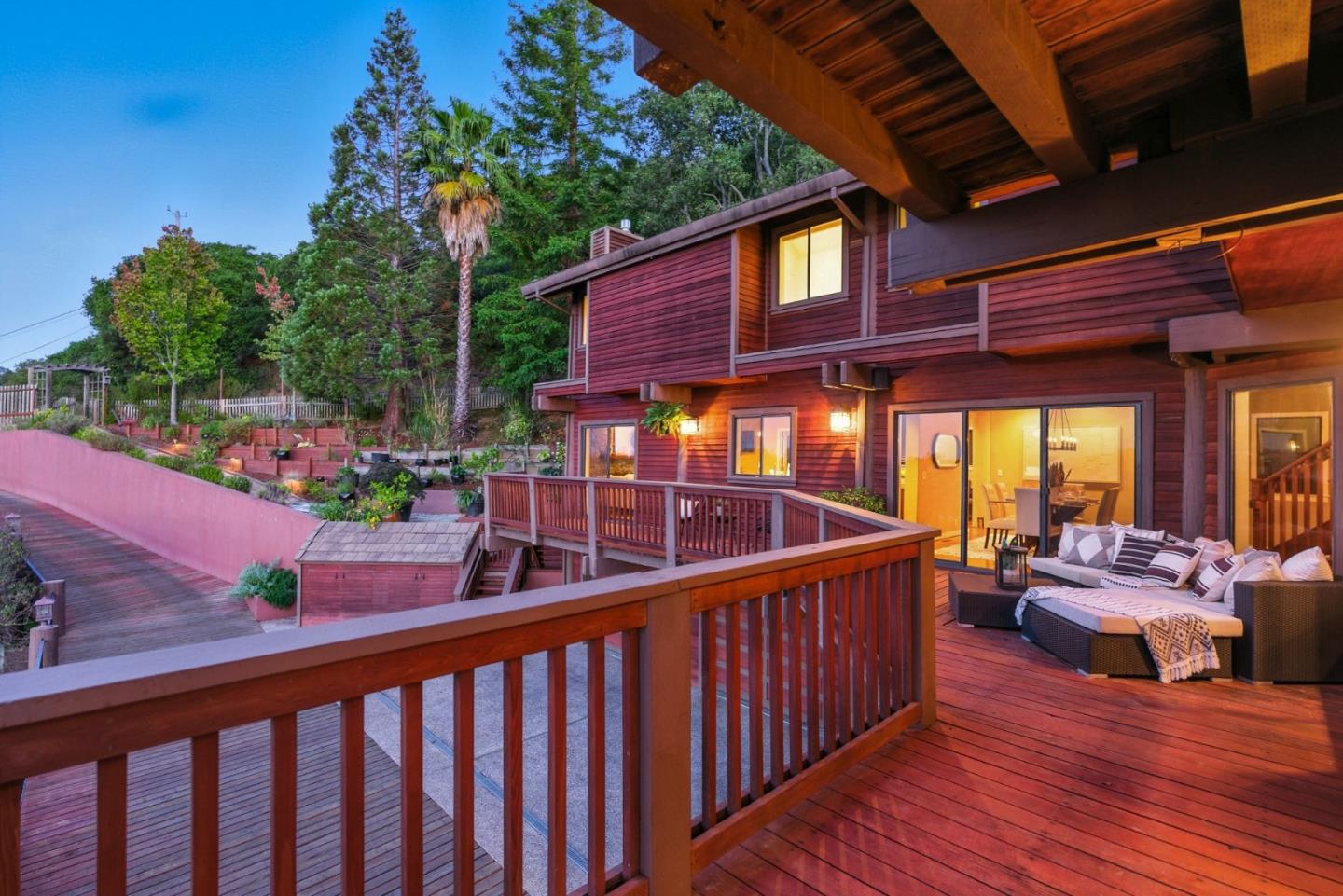 Detail Gallery Image 7 of 66 For 400 Winding Way, San Carlos,  CA 94070 - 4 Beds | 3/1 Baths