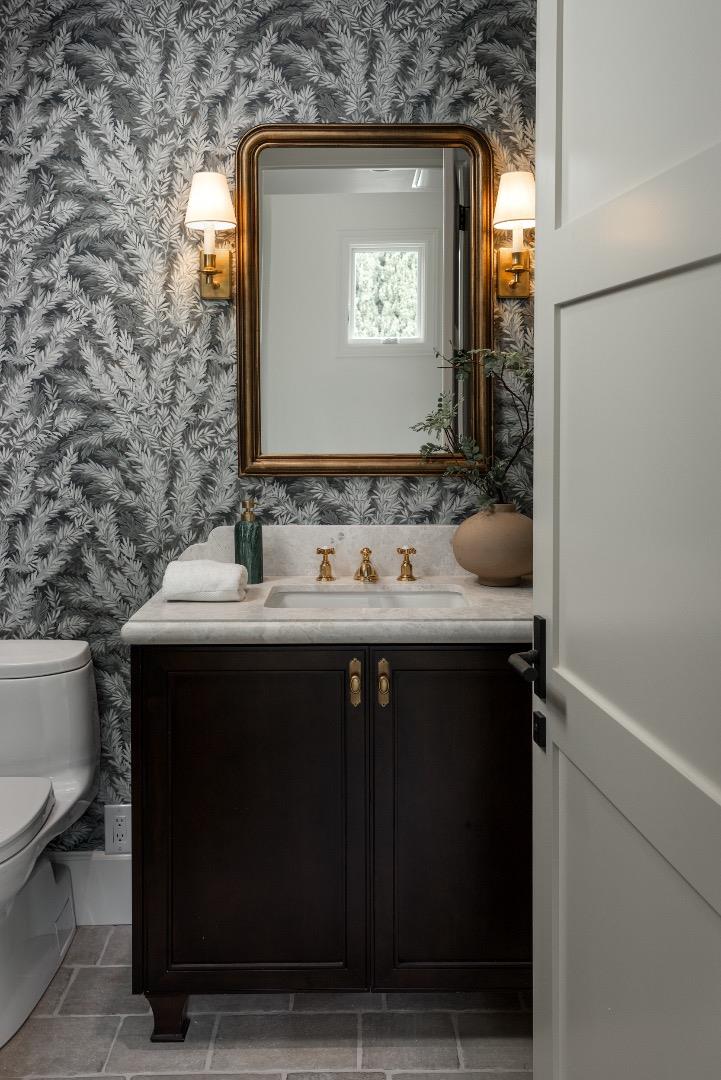 Detail Gallery Image 11 of 41 For 160 Waverley St, Palo Alto,  CA 94301 - 3 Beds | 3/2 Baths