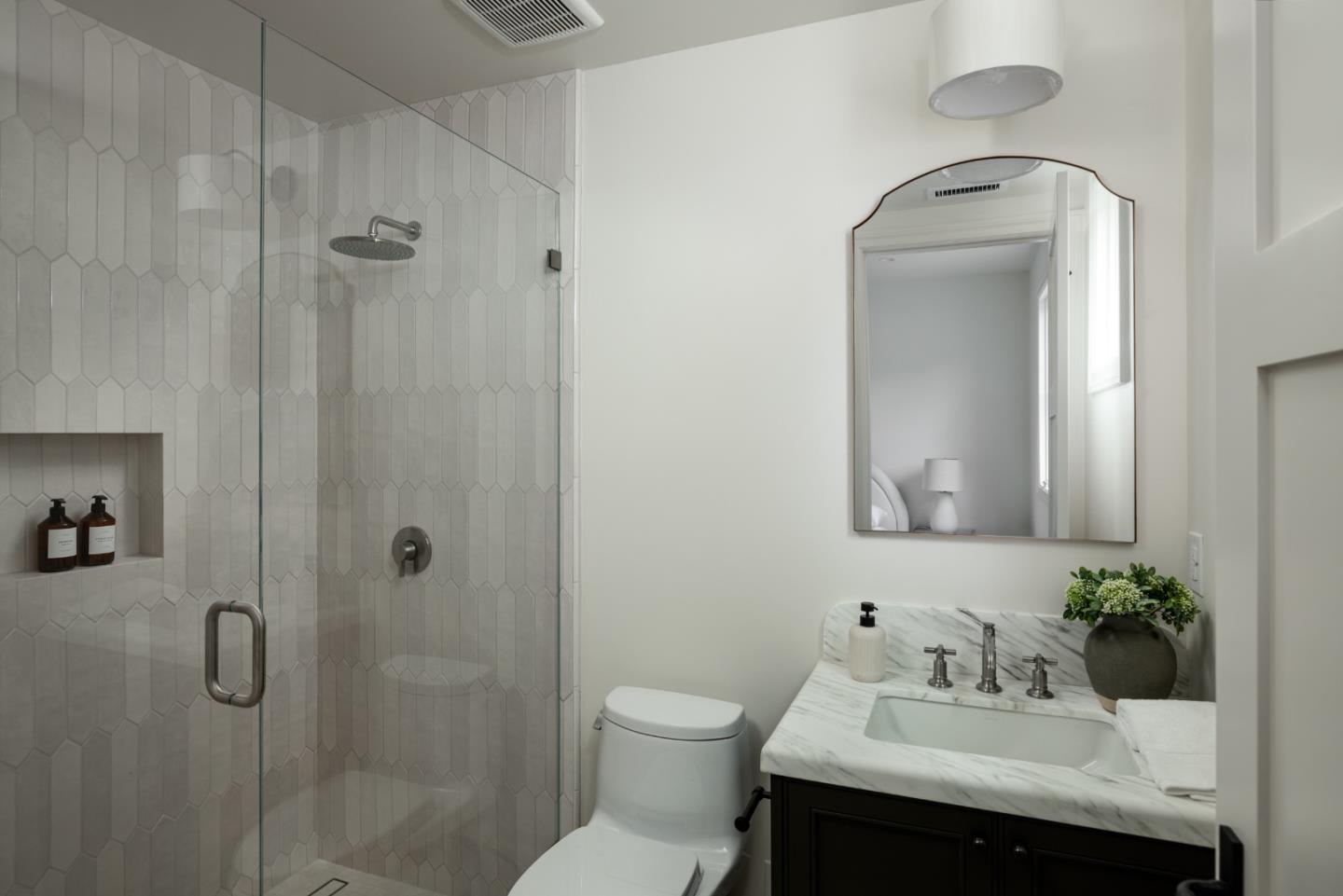 Detail Gallery Image 21 of 41 For 160 Waverley St, Palo Alto,  CA 94301 - 3 Beds | 3/2 Baths