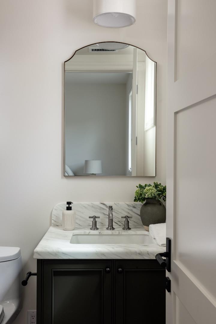 Detail Gallery Image 22 of 41 For 160 Waverley St, Palo Alto,  CA 94301 - 3 Beds | 3/2 Baths
