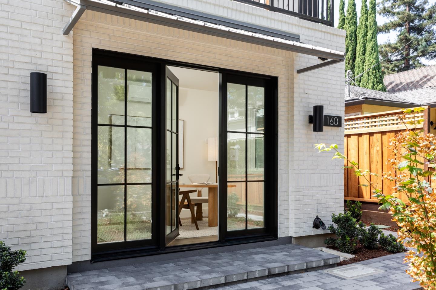 Detail Gallery Image 35 of 41 For 160 Waverley St, Palo Alto,  CA 94301 - 3 Beds | 3/2 Baths