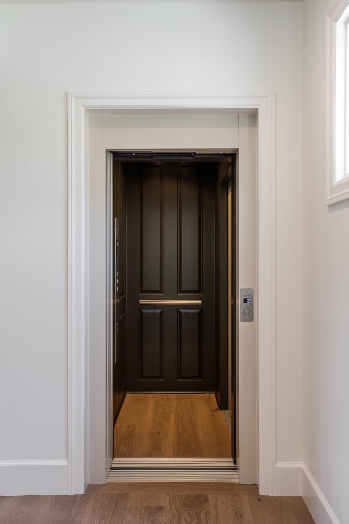 Detail Gallery Image 39 of 41 For 160 Waverley St, Palo Alto,  CA 94301 - 3 Beds | 3/2 Baths