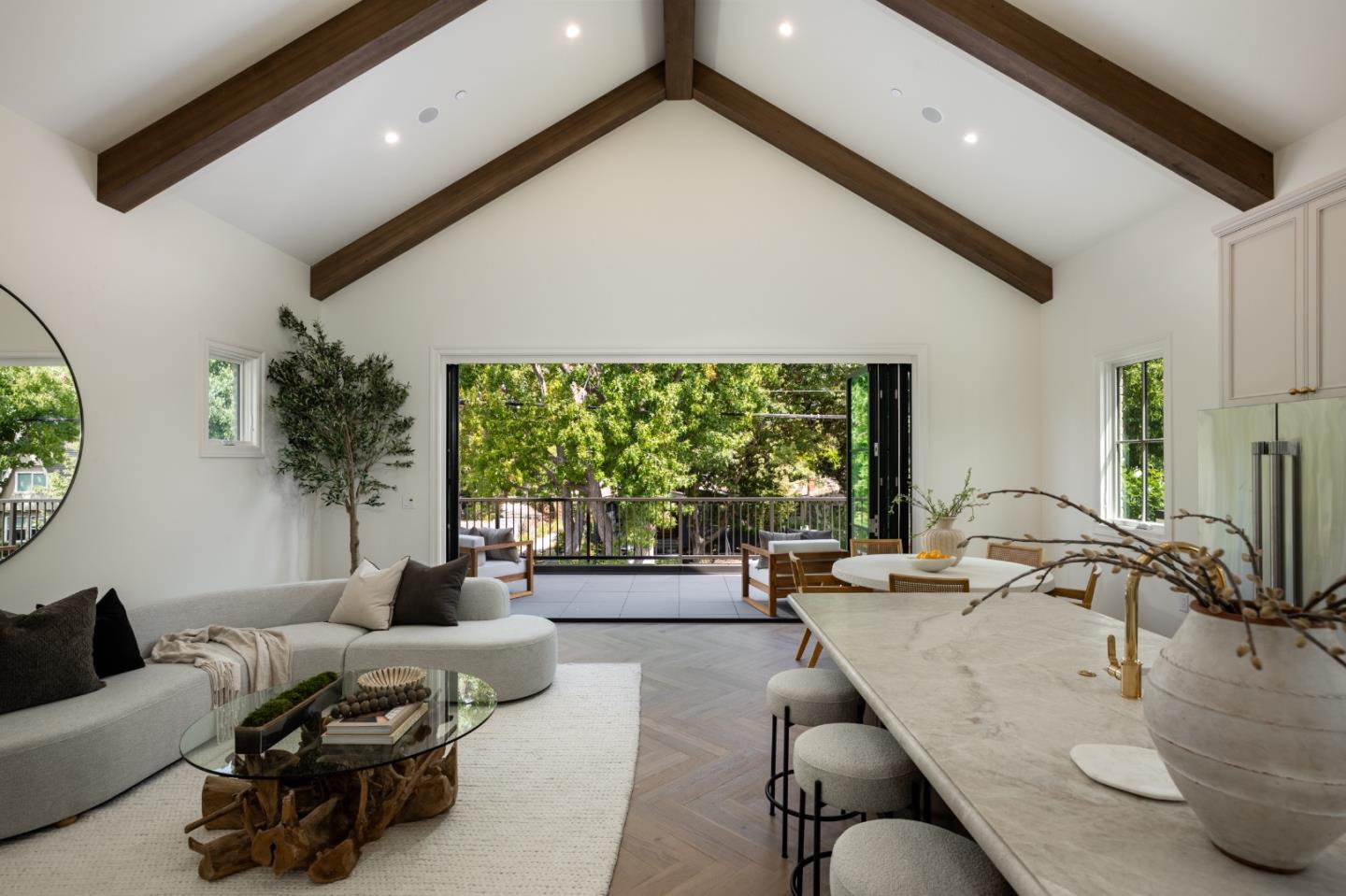Detail Gallery Image 4 of 41 For 160 Waverley St, Palo Alto,  CA 94301 - 3 Beds | 3/2 Baths
