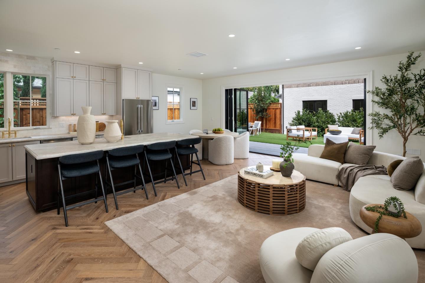 Detail Gallery Image 3 of 39 For 162 Waverley St, Palo Alto,  CA 94301 - 4 Beds | 4/1 Baths