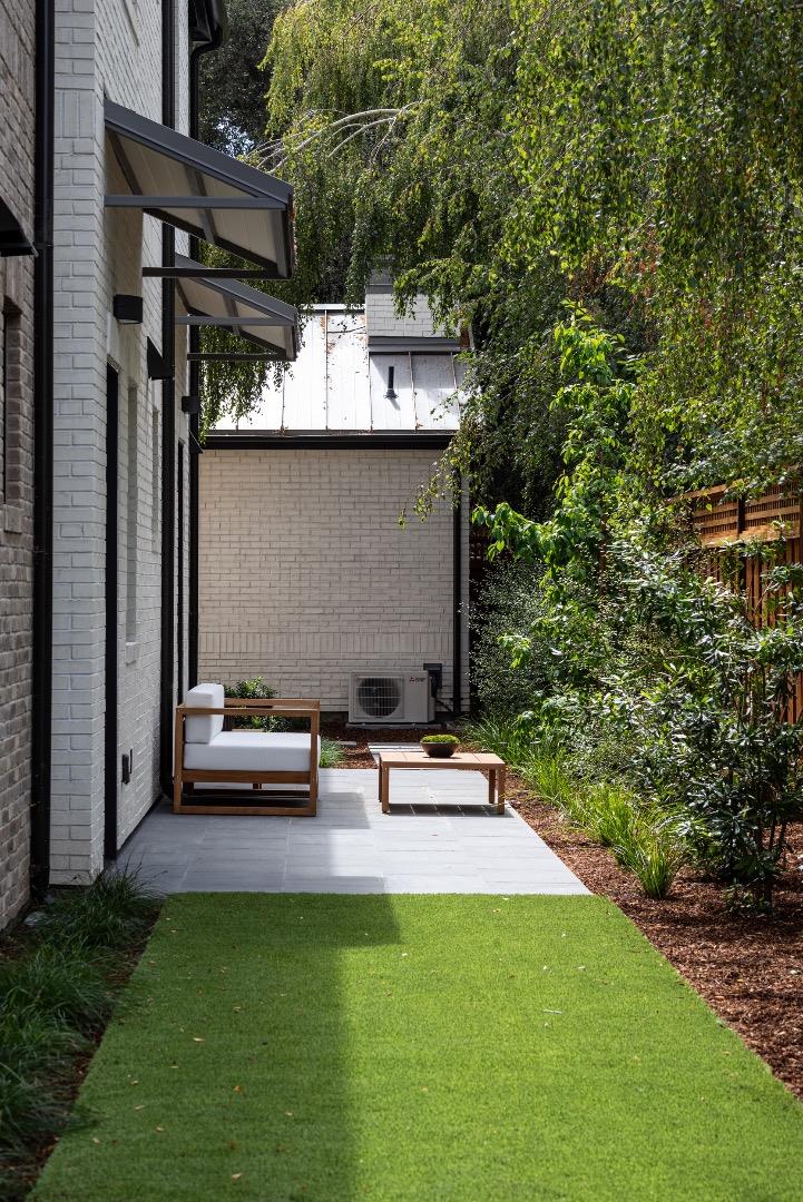 Detail Gallery Image 30 of 39 For 162 Waverley St, Palo Alto,  CA 94301 - 4 Beds | 4/1 Baths