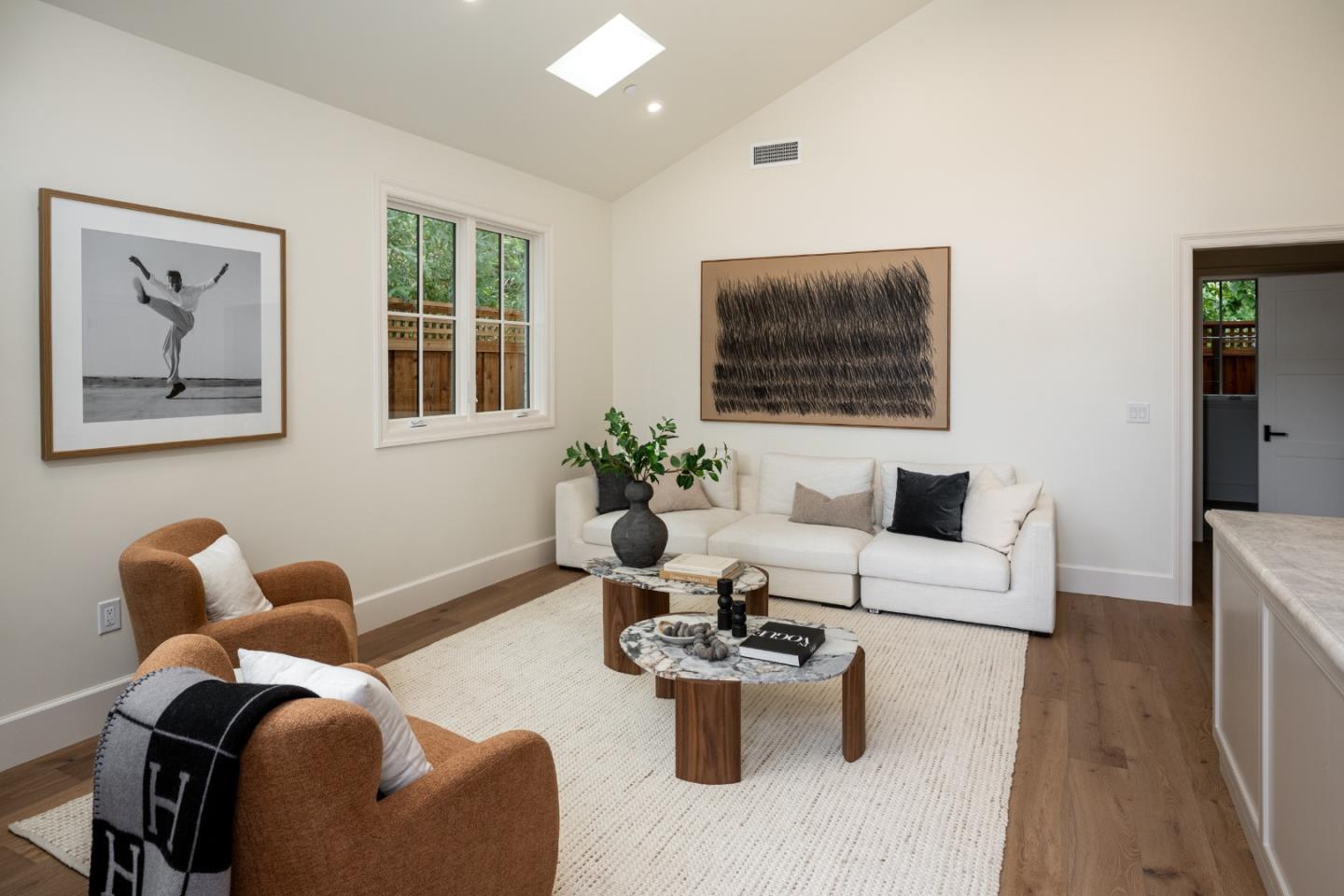 Detail Gallery Image 33 of 39 For 162 Waverley St, Palo Alto,  CA 94301 - 4 Beds | 4/1 Baths