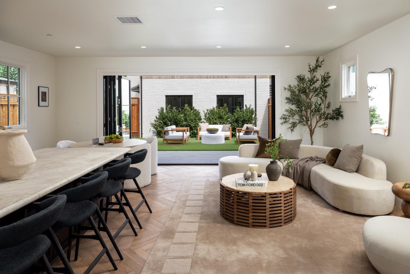 Detail Gallery Image 4 of 39 For 162 Waverley St, Palo Alto,  CA 94301 - 4 Beds | 4/1 Baths