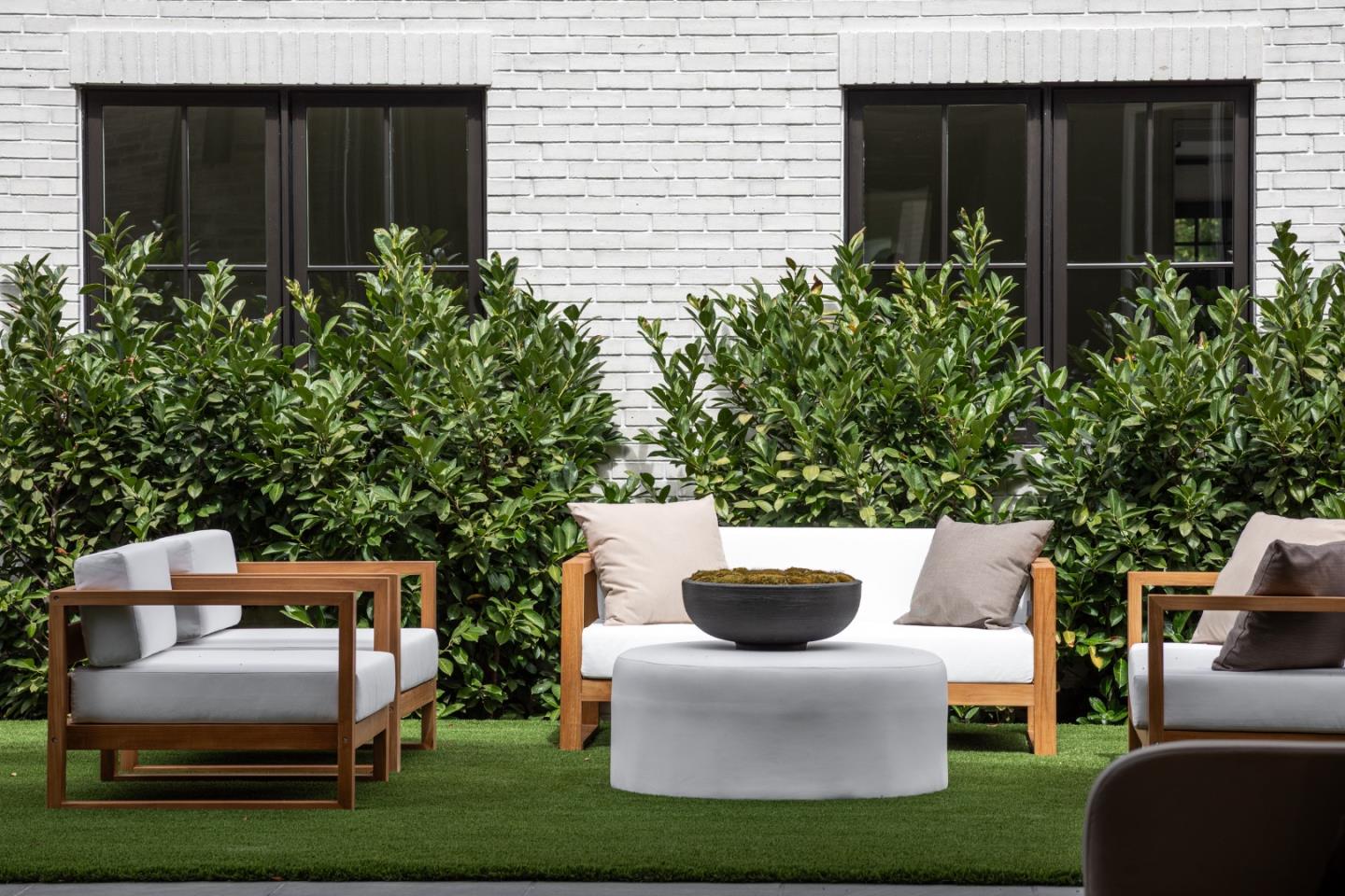 Detail Gallery Image 7 of 39 For 162 Waverley St, Palo Alto,  CA 94301 - 4 Beds | 4/1 Baths