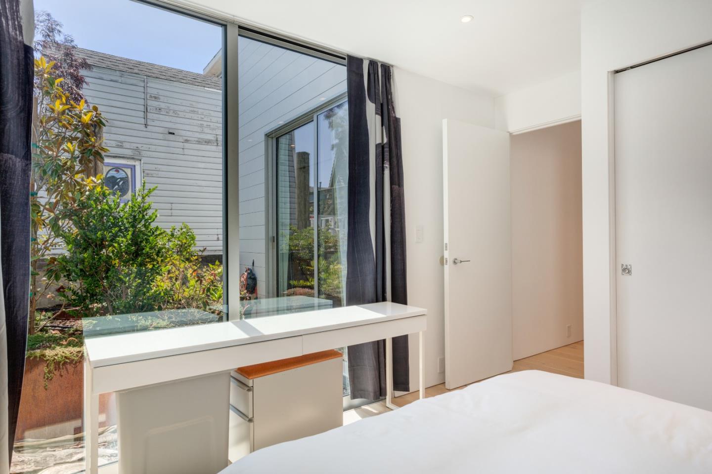 Detail Gallery Image 25 of 34 For 23 Gate 6 1/2 Rd, Sausalito,  CA 94965 - 3 Beds | 2/1 Baths