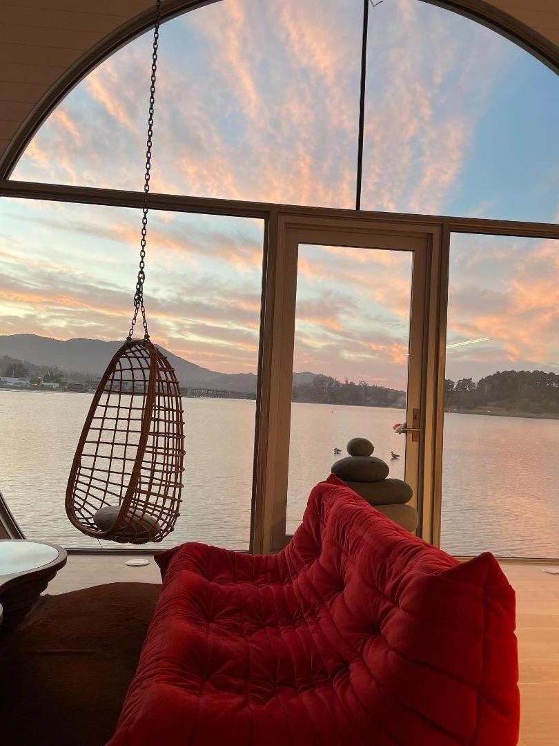 Detail Gallery Image 18 of 34 For 23 Gate 6 1/2 Rd, Sausalito,  CA 94965 - 3 Beds | 2/1 Baths