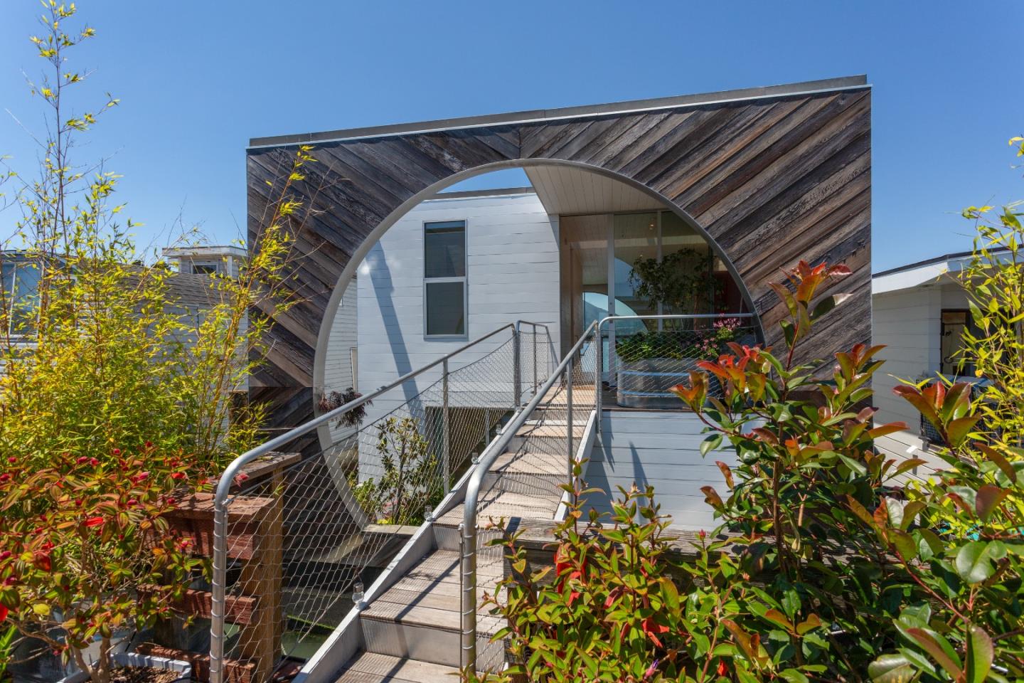 Detail Gallery Image 2 of 34 For 23 Gate 6 1/2 Rd, Sausalito,  CA 94965 - 3 Beds | 2/1 Baths