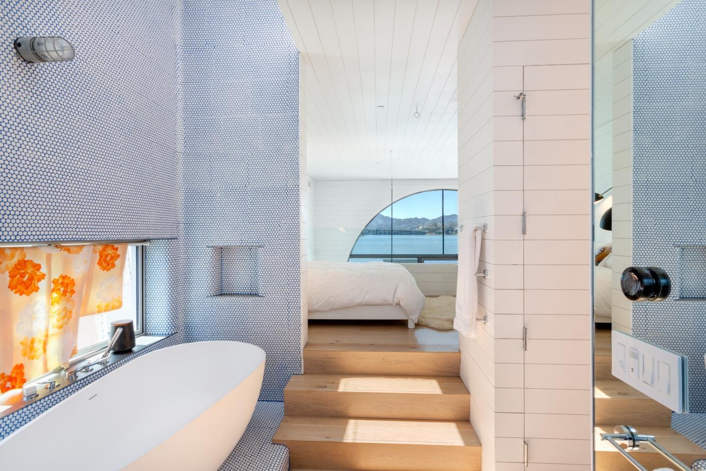 Detail Gallery Image 22 of 34 For 23 Gate 6 1/2 Rd, Sausalito,  CA 94965 - 3 Beds | 2/1 Baths