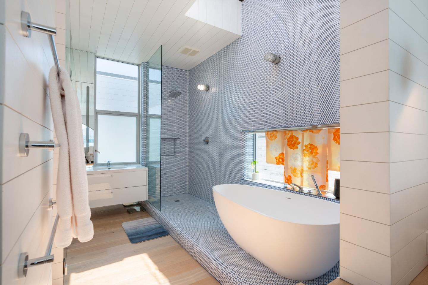 Detail Gallery Image 23 of 34 For 23 Gate 6 1/2 Rd, Sausalito,  CA 94965 - 3 Beds | 2/1 Baths