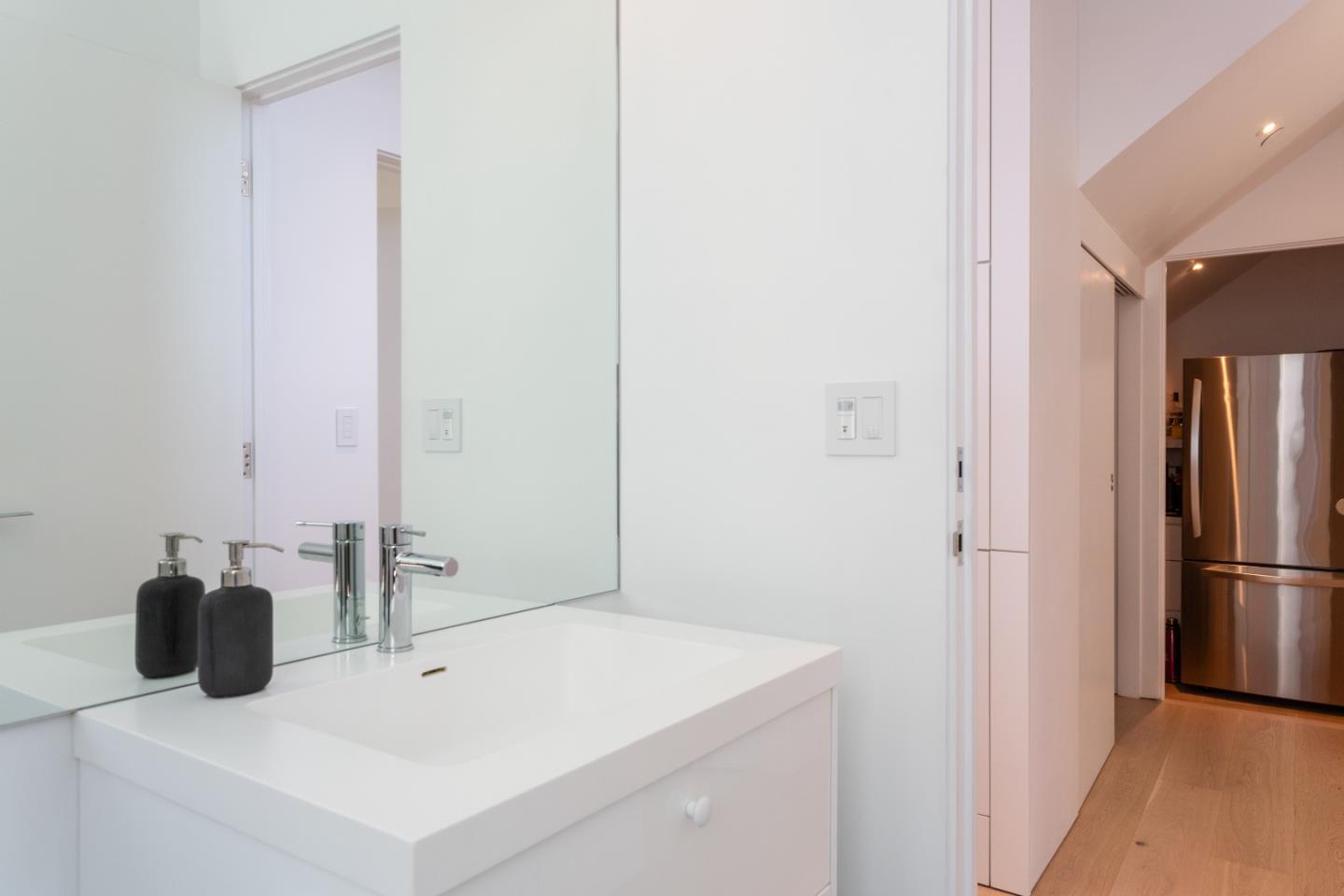 Detail Gallery Image 28 of 34 For 23 Gate 6 1/2 Rd, Sausalito,  CA 94965 - 3 Beds | 2/1 Baths