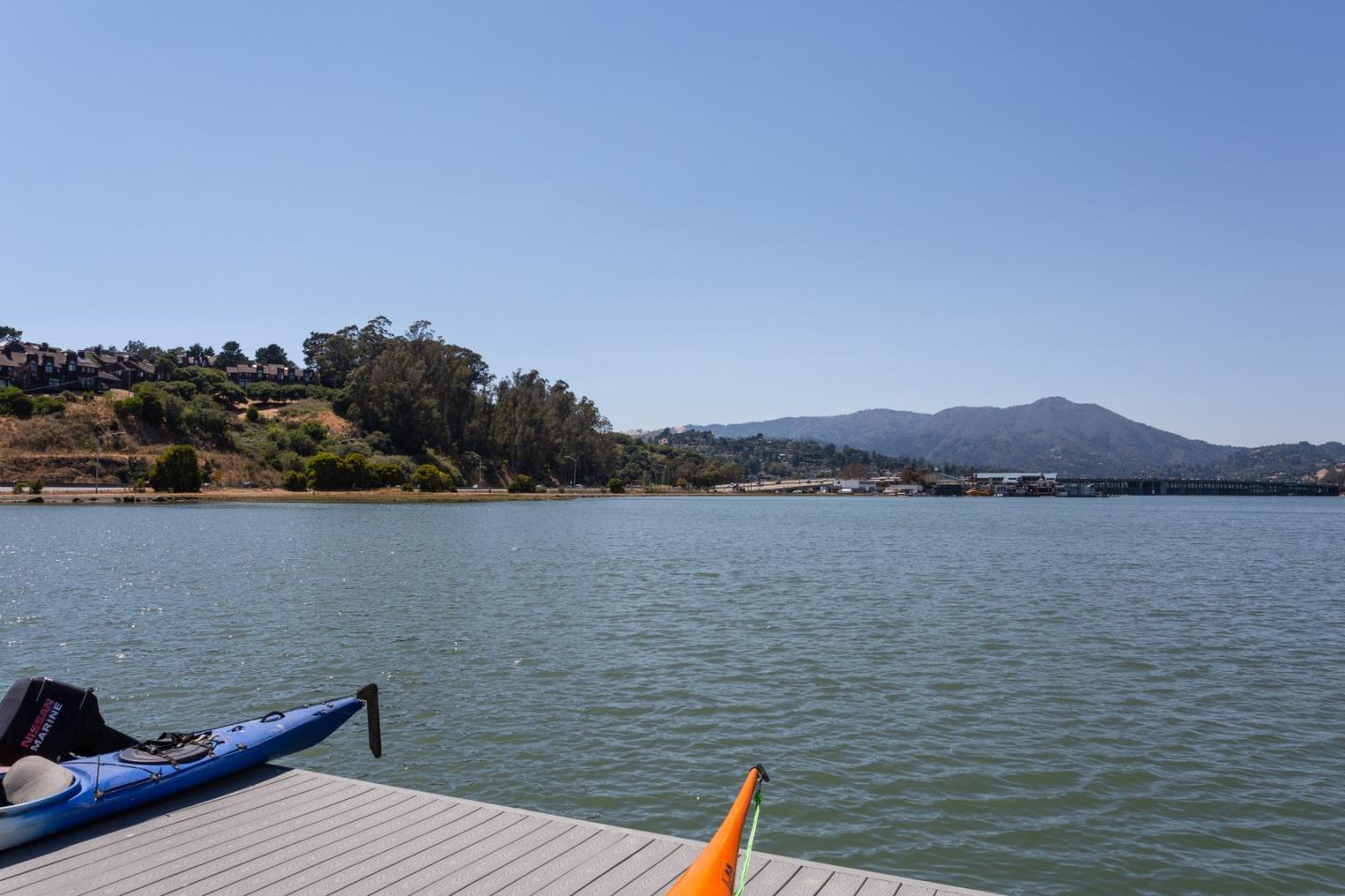 Detail Gallery Image 31 of 34 For 23 Gate 6 1/2 Rd, Sausalito,  CA 94965 - 3 Beds | 2/1 Baths