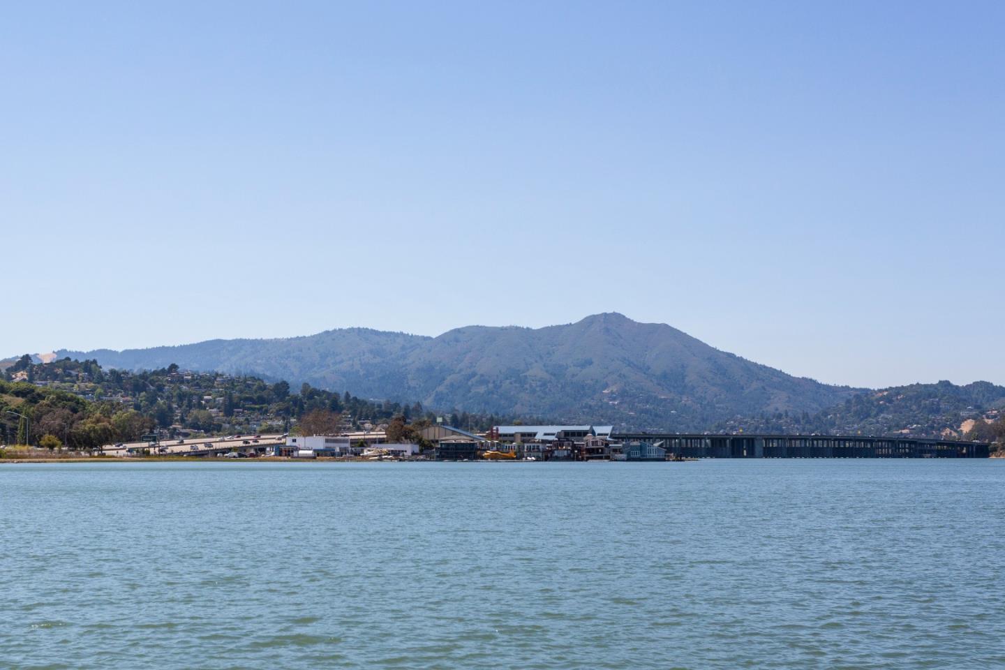 Detail Gallery Image 32 of 34 For 23 Gate 6 1/2 Rd, Sausalito,  CA 94965 - 3 Beds | 2/1 Baths