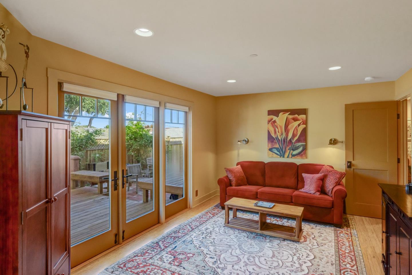 Detail Gallery Image 13 of 34 For 382 Spruce Ave, Pacific Grove,  CA 93950 - 2 Beds | 2 Baths