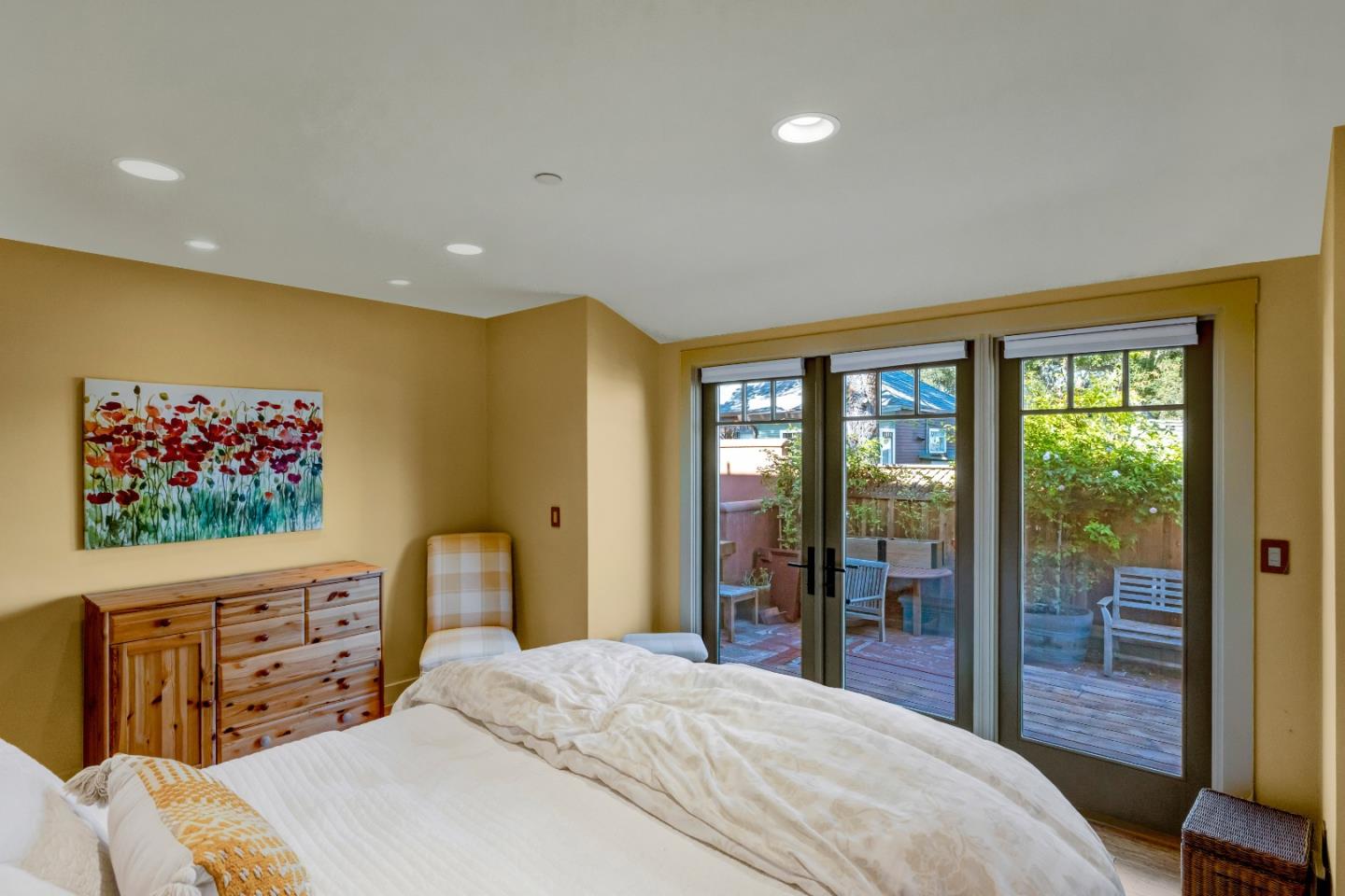Detail Gallery Image 15 of 34 For 382 Spruce Ave, Pacific Grove,  CA 93950 - 2 Beds | 2 Baths