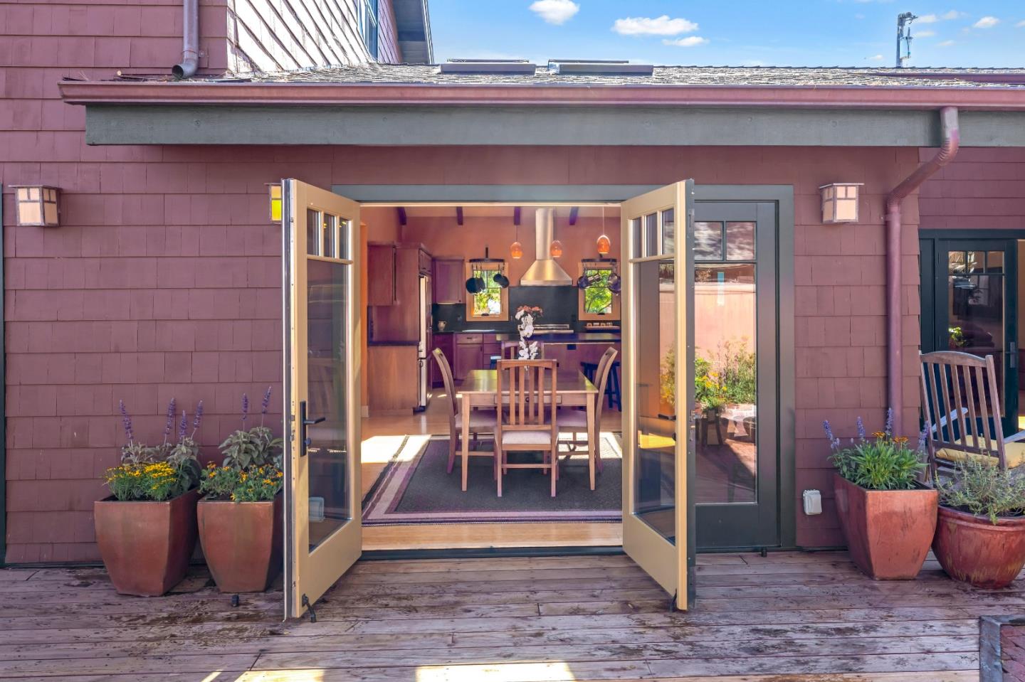 Detail Gallery Image 18 of 34 For 382 Spruce Ave, Pacific Grove,  CA 93950 - 2 Beds | 2 Baths