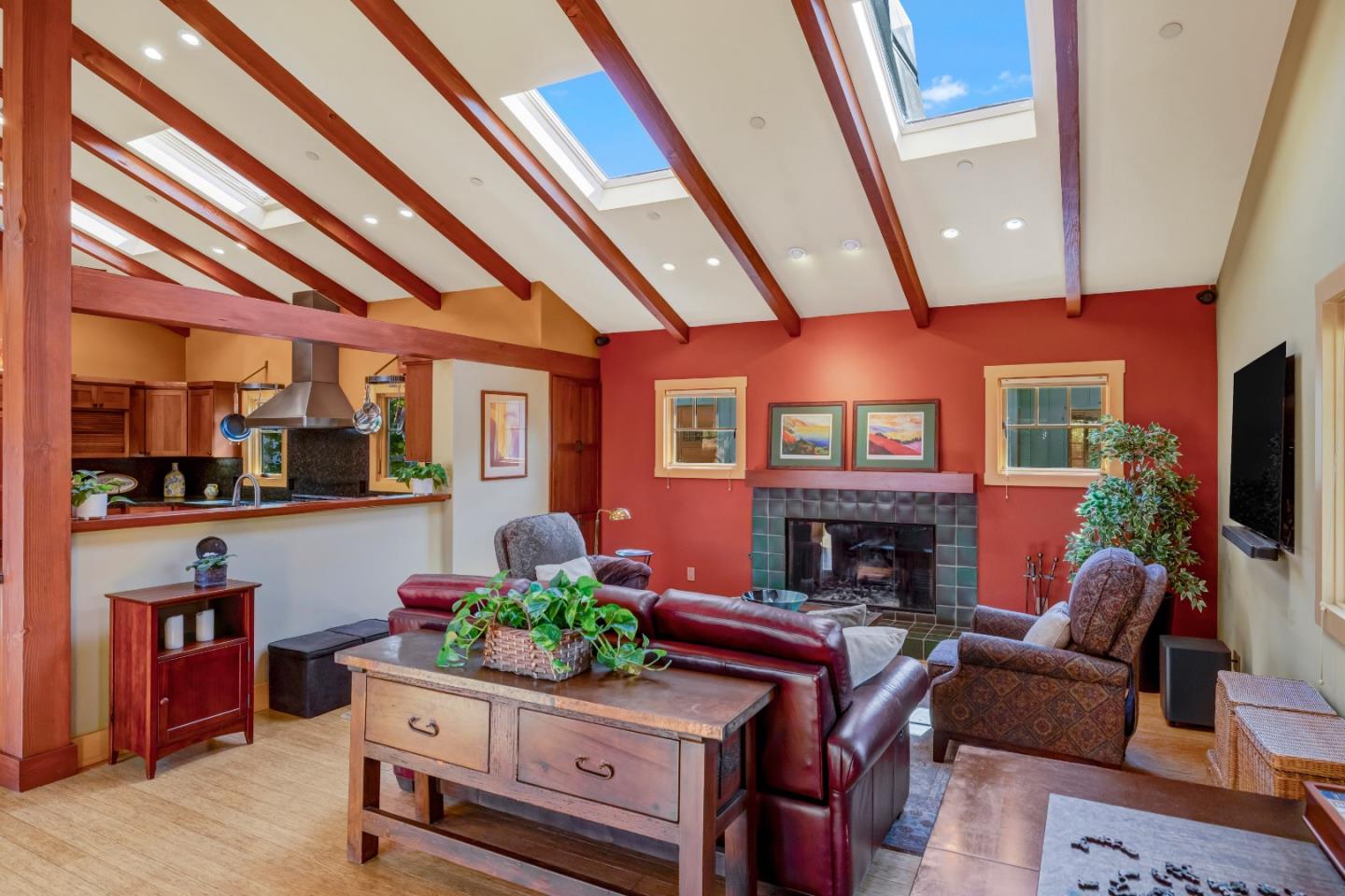 Detail Gallery Image 3 of 34 For 382 Spruce Ave, Pacific Grove,  CA 93950 - 2 Beds | 2 Baths