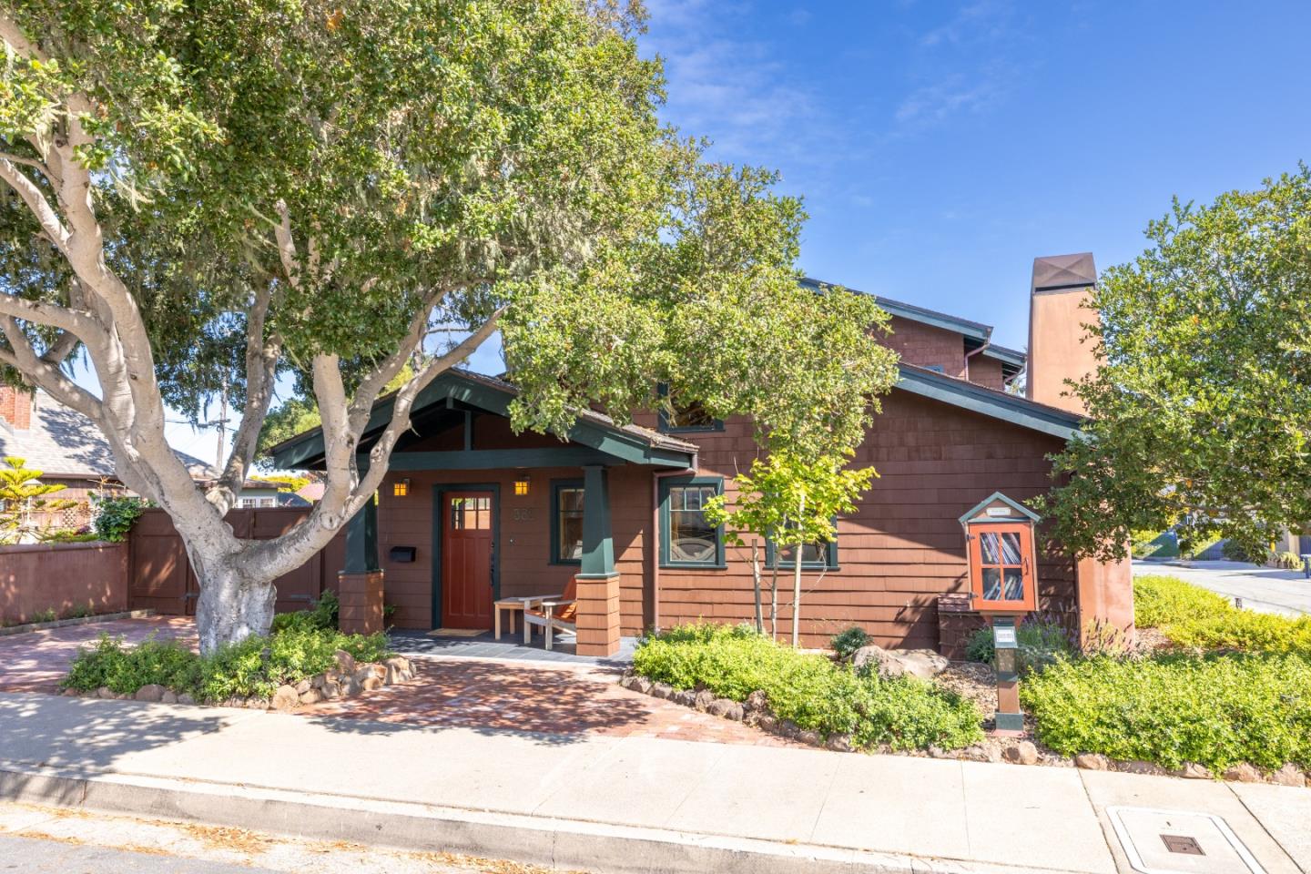 Detail Gallery Image 31 of 34 For 382 Spruce Ave, Pacific Grove,  CA 93950 - 2 Beds | 2 Baths
