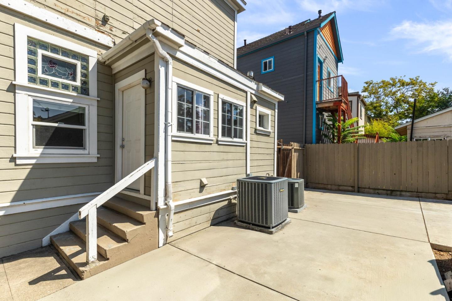 Detail Gallery Image 14 of 19 For 197 N 9th St, San Jose,  CA 95112 - 3 Beds | 3 Baths