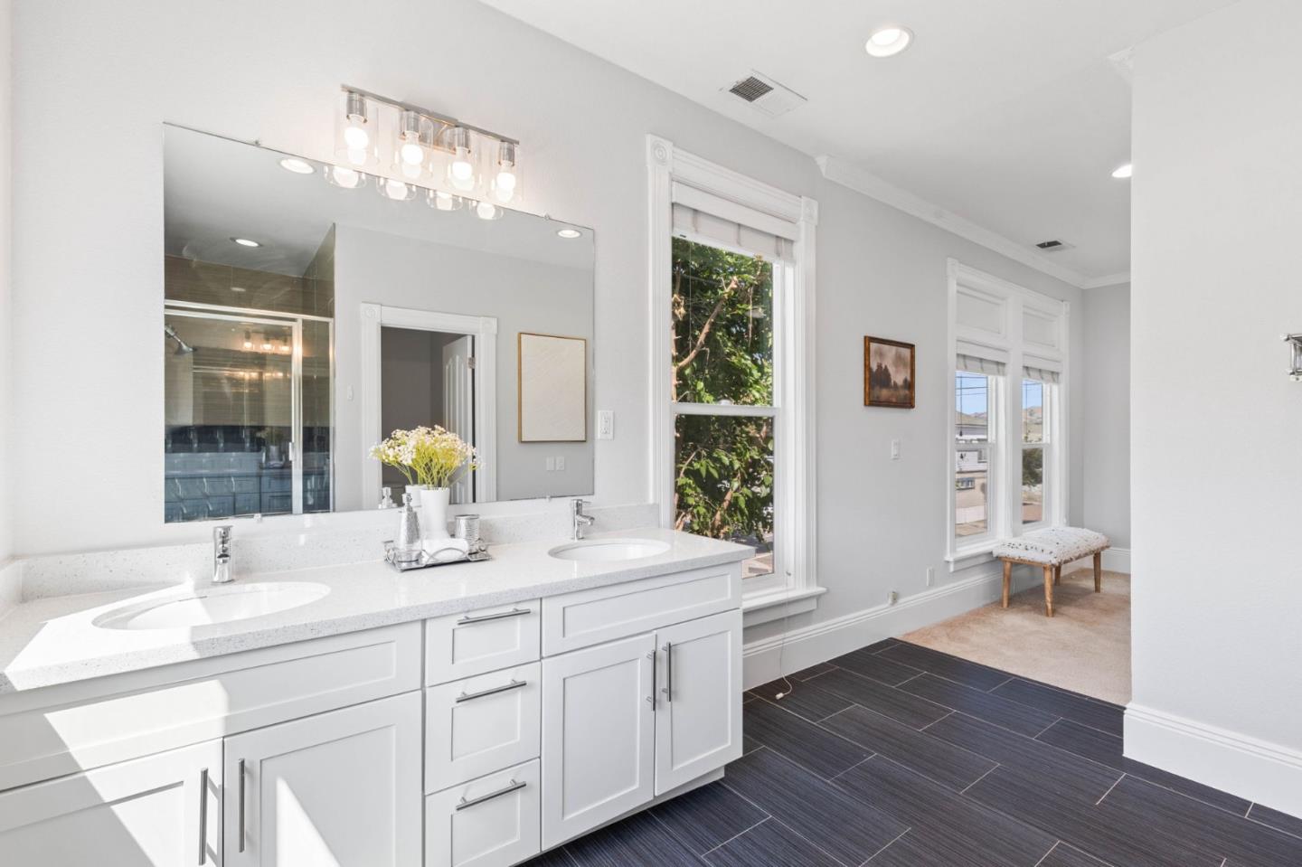 Detail Gallery Image 9 of 19 For 197 N 9th St, San Jose,  CA 95112 - 3 Beds | 3 Baths