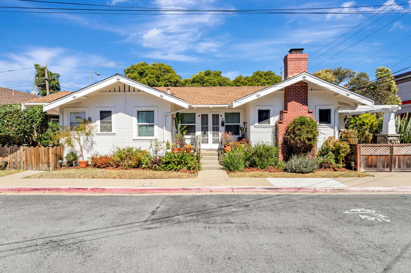 Detail Gallery Image 1 of 34 For 30 W Lake Ave, Watsonville,  CA 95076 - 2 Beds | 1 Baths