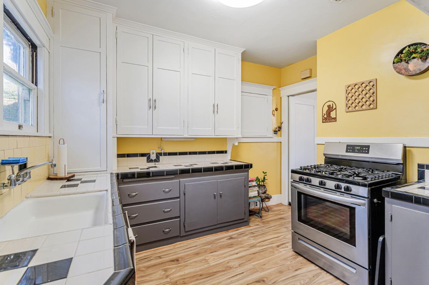 Detail Gallery Image 14 of 34 For 30 W Lake Ave, Watsonville,  CA 95076 - 2 Beds | 1 Baths