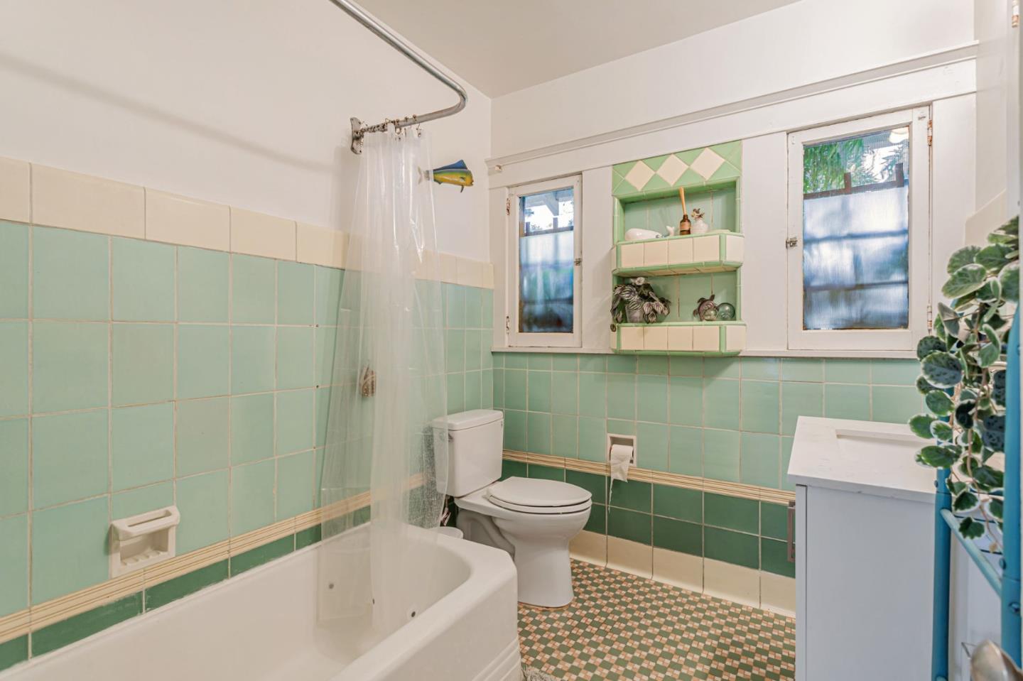 Detail Gallery Image 27 of 34 For 30 W Lake Ave, Watsonville,  CA 95076 - 2 Beds | 1 Baths