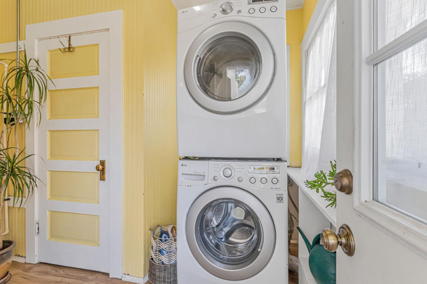 Detail Gallery Image 29 of 34 For 30 W Lake Ave, Watsonville,  CA 95076 - 2 Beds | 1 Baths