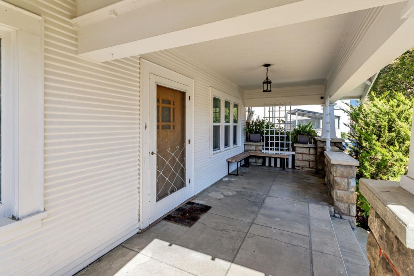 Detail Gallery Image 4 of 34 For 30 W Lake Ave, Watsonville,  CA 95076 - 2 Beds | 1 Baths