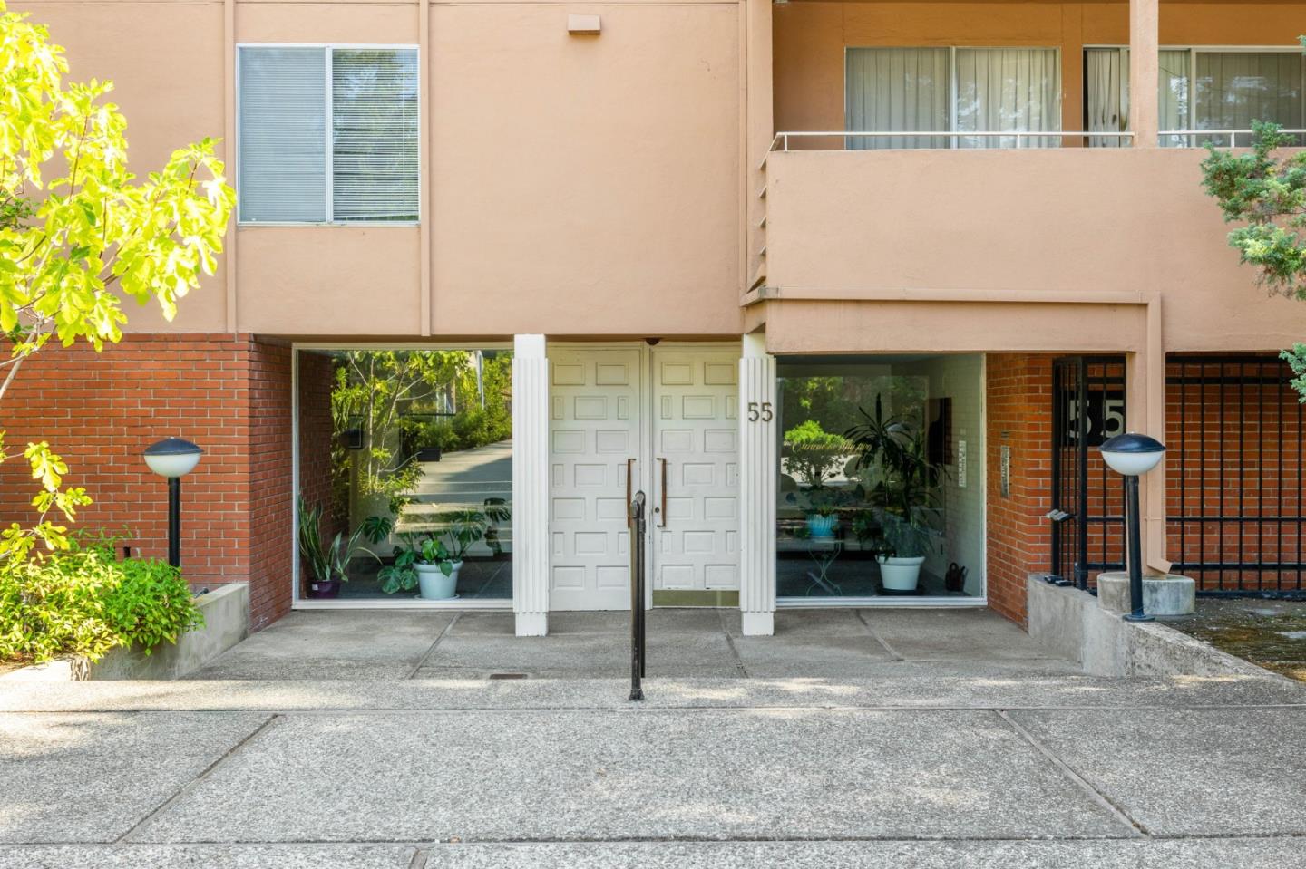 Detail Gallery Image 28 of 30 For 55 Claremont Ave #301,  Redwood City,  CA 94062 - 3 Beds | 2 Baths