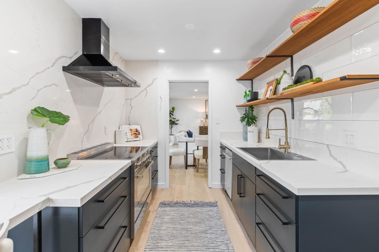 Detail Gallery Image 6 of 30 For 55 Claremont Ave #301,  Redwood City,  CA 94062 - 3 Beds | 2 Baths