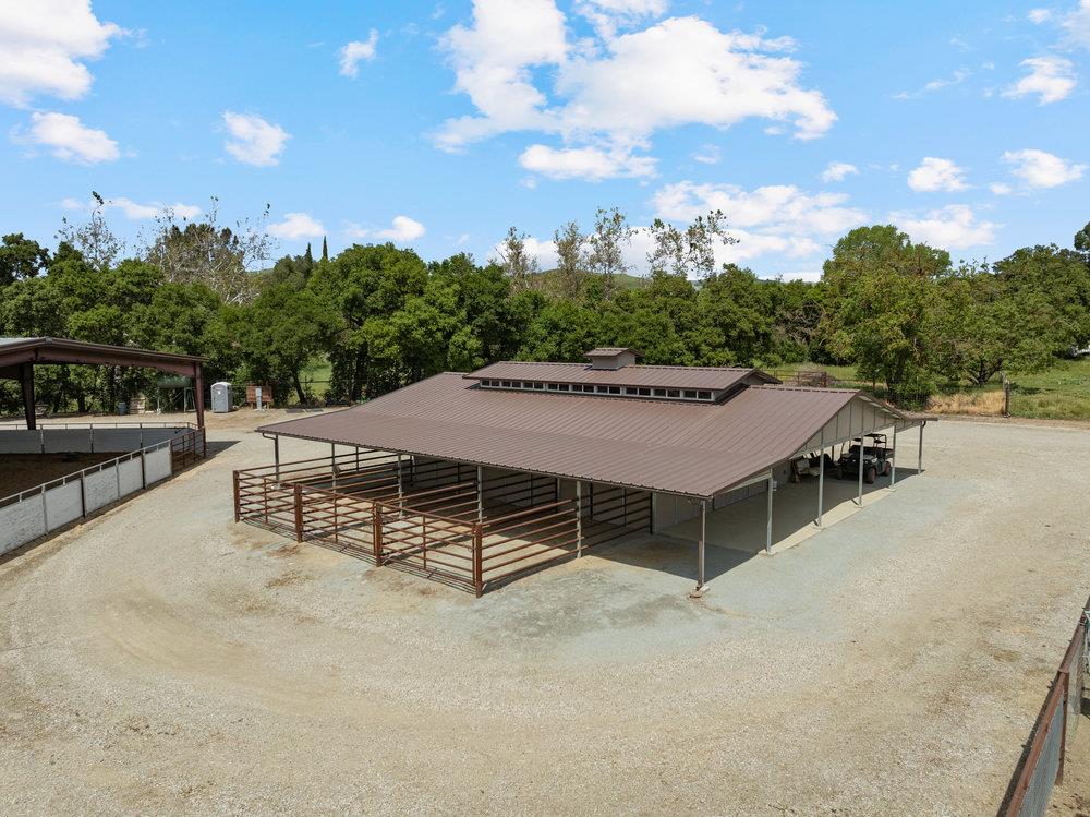 Detail Gallery Image 10 of 47 For 804 Comstock Rd, Hollister,  CA 95023 - 4 Beds | 2 Baths