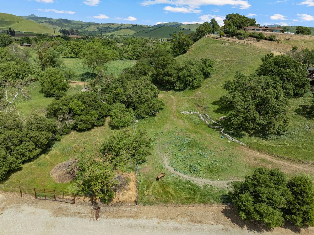 Detail Gallery Image 7 of 47 For 804 Comstock Rd, Hollister,  CA 95023 - 4 Beds | 2 Baths
