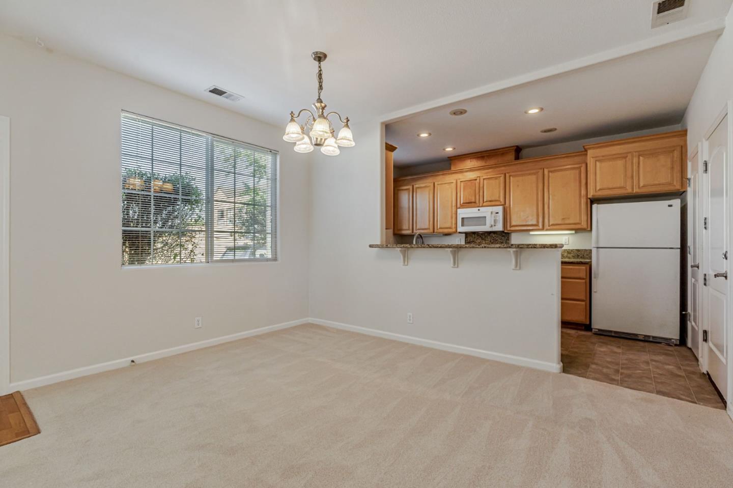 Detail Gallery Image 10 of 33 For 101 Toscano Loop, Freedom,  CA 95019 - 3 Beds | 2/1 Baths