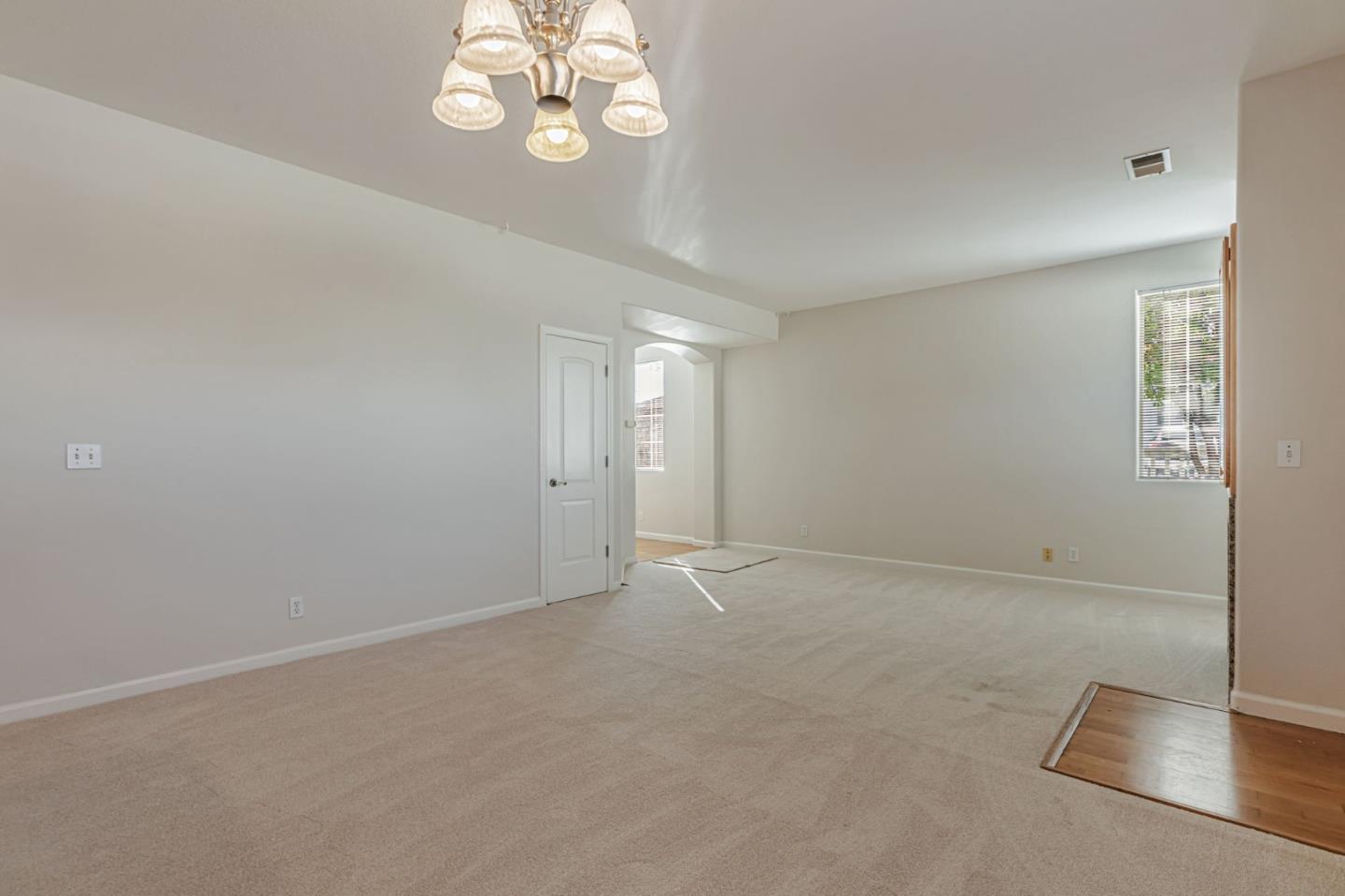 Detail Gallery Image 11 of 33 For 101 Toscano Loop, Freedom,  CA 95019 - 3 Beds | 2/1 Baths