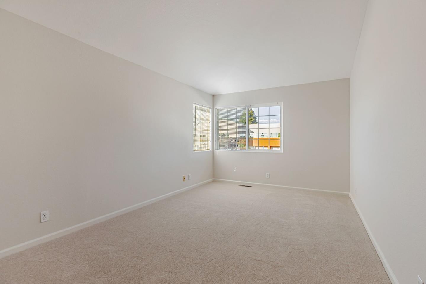 Detail Gallery Image 13 of 33 For 101 Toscano Loop, Freedom,  CA 95019 - 3 Beds | 2/1 Baths