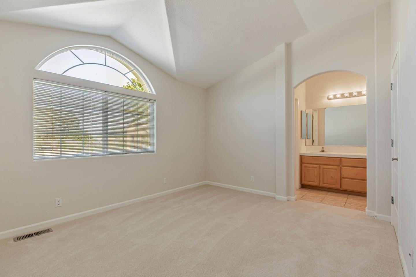 Detail Gallery Image 15 of 33 For 101 Toscano Loop, Freedom,  CA 95019 - 3 Beds | 2/1 Baths