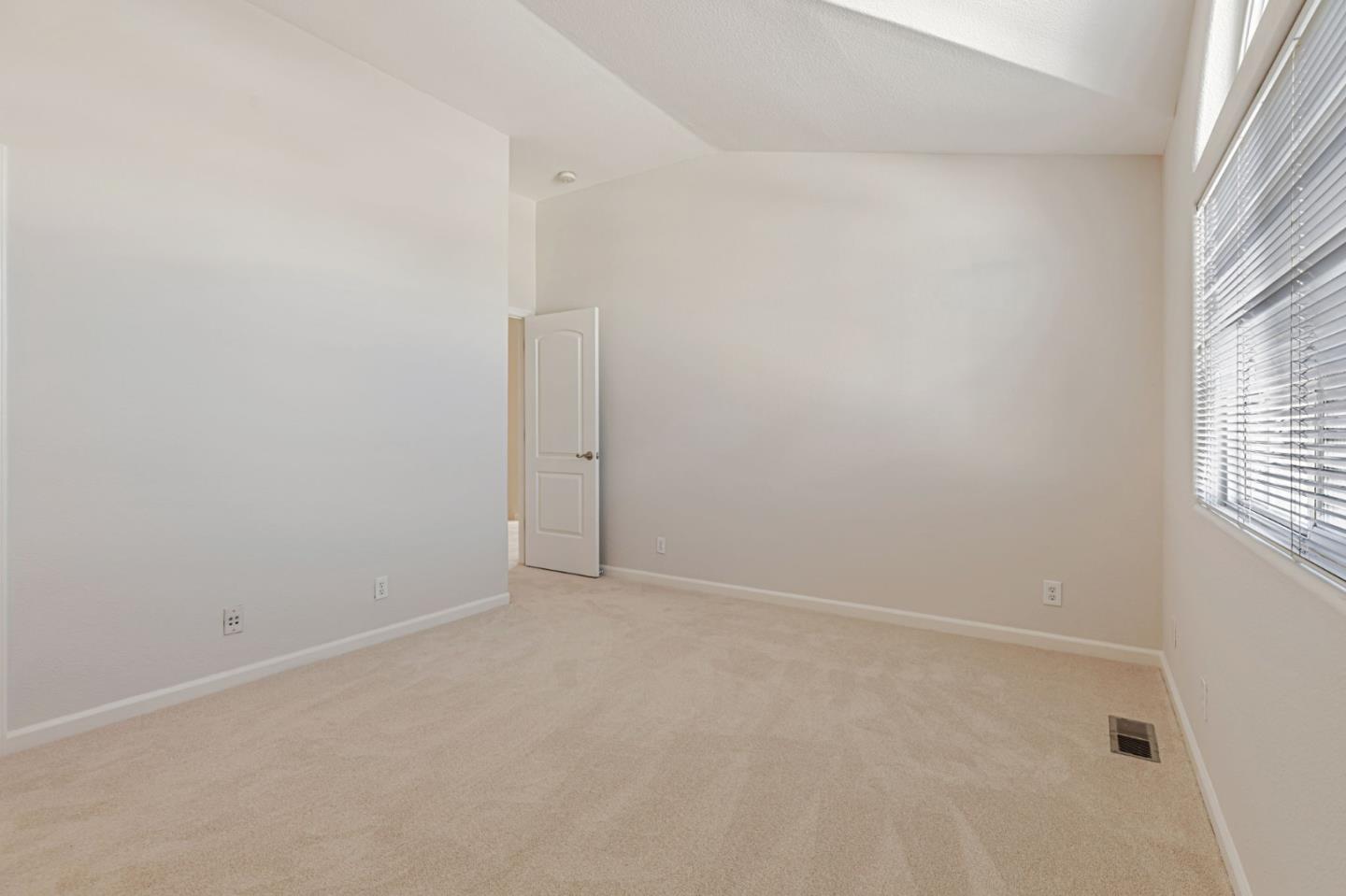 Detail Gallery Image 16 of 33 For 101 Toscano Loop, Freedom,  CA 95019 - 3 Beds | 2/1 Baths