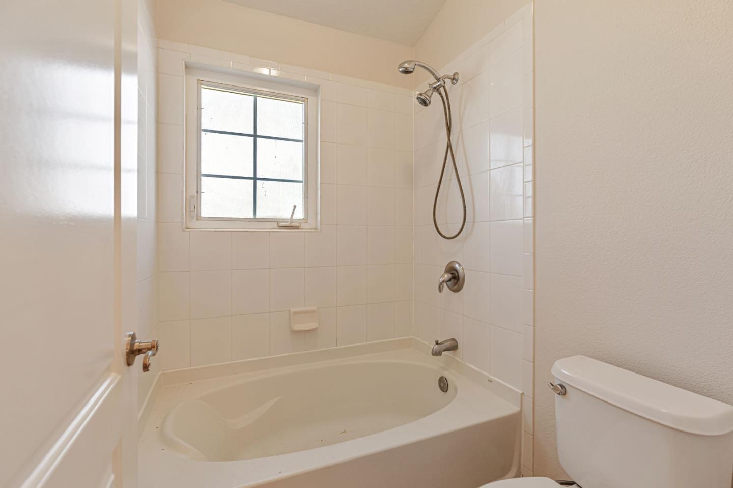 Detail Gallery Image 27 of 33 For 101 Toscano Loop, Freedom,  CA 95019 - 3 Beds | 2/1 Baths