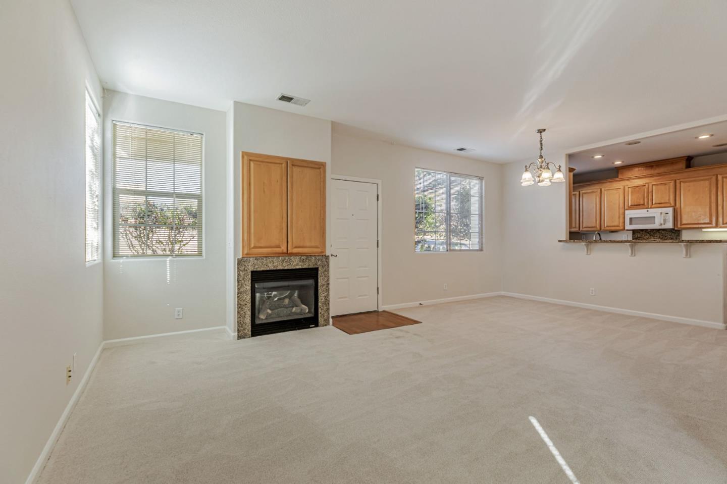 Detail Gallery Image 6 of 33 For 101 Toscano Loop, Freedom,  CA 95019 - 3 Beds | 2/1 Baths