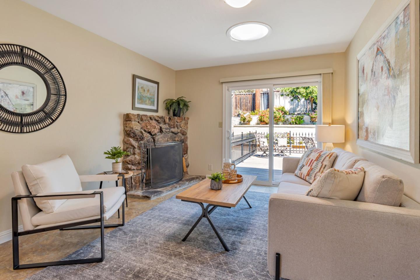 Detail Gallery Image 6 of 28 For 1494 Stone Creek Dr, San Jose,  CA 95132 - 4 Beds | 2 Baths